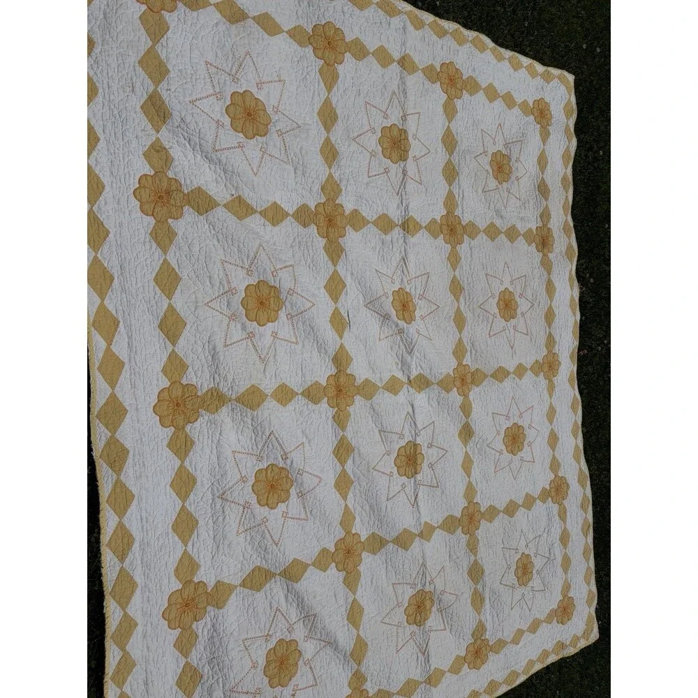 Vintage Hand Stitched Quilt Flower Star Design 68
